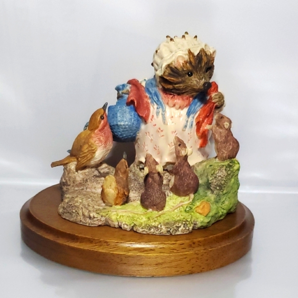 Vintage Beswick Beatrix Potter Mrs.Tiggy-Winkle & Friends Figurine